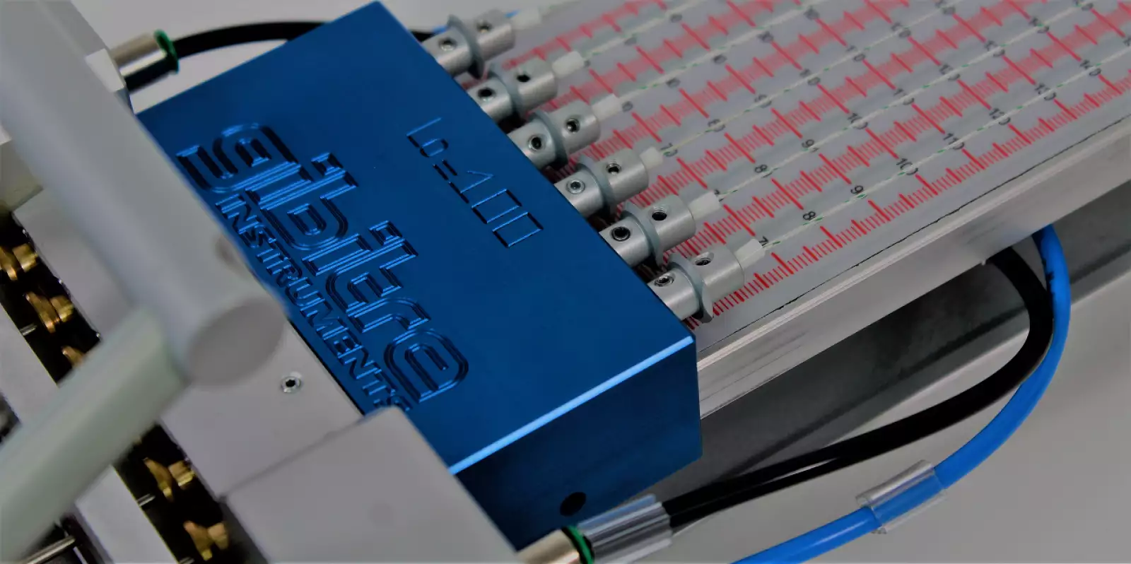 tr and brittleness tester: Low-Temperture-Check: 温度後退（TR）試験用サンプルホルダーの詳細。