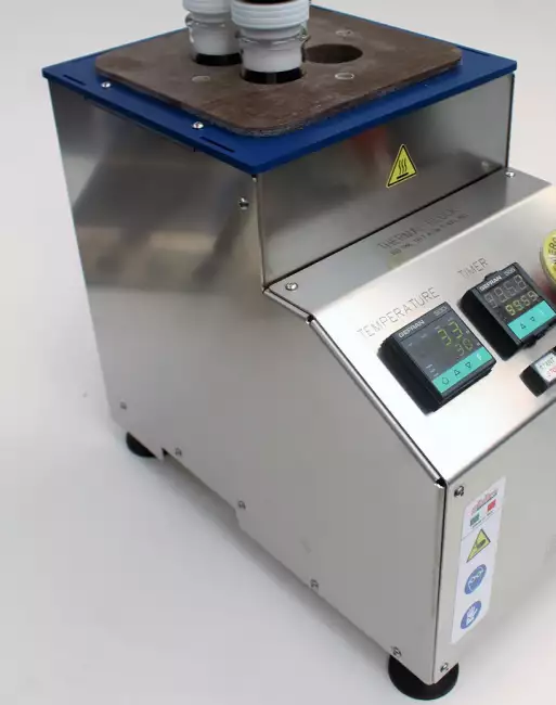 block oven for aging: block-oven-for-aging. Side view of the instrument without tube holder mounted.